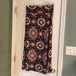 Agnes & Dora Maxi Skirt Size L